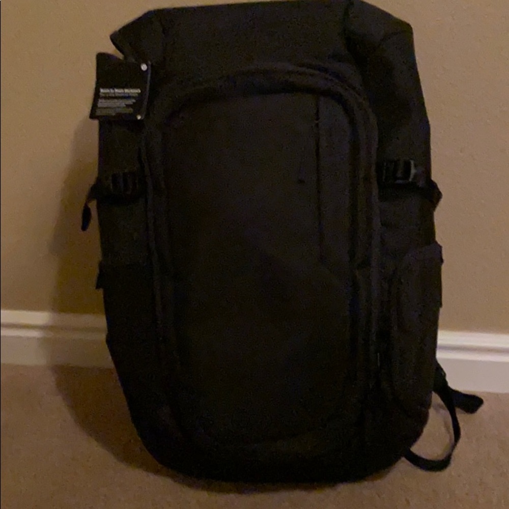 Lululemon Room to Roam backpack